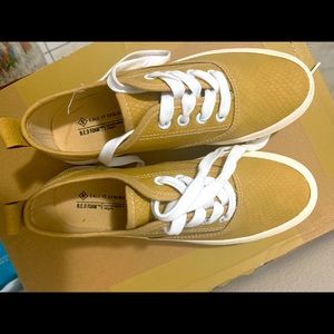 Call it spring sneakers size 5 brand new